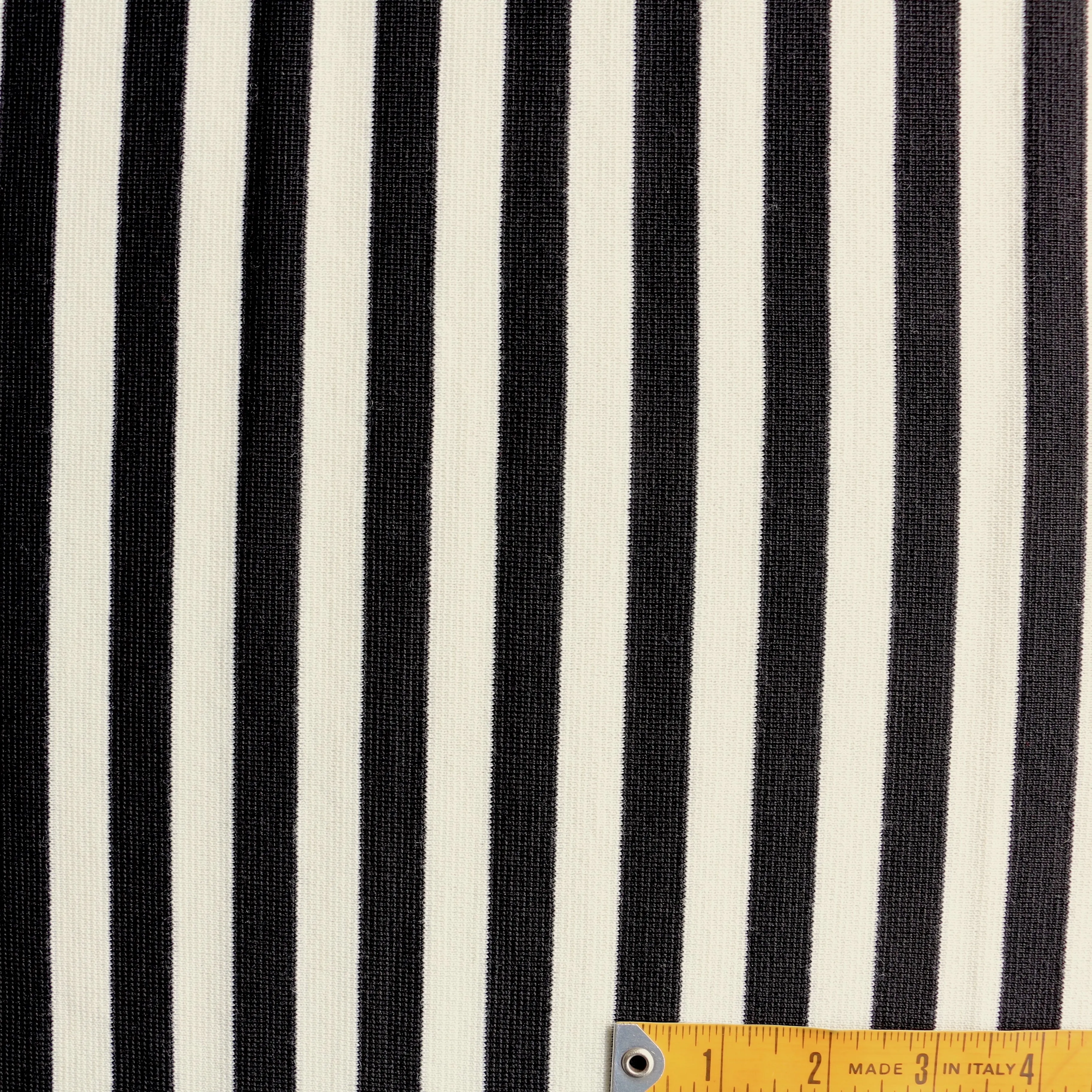 Delizi Black White